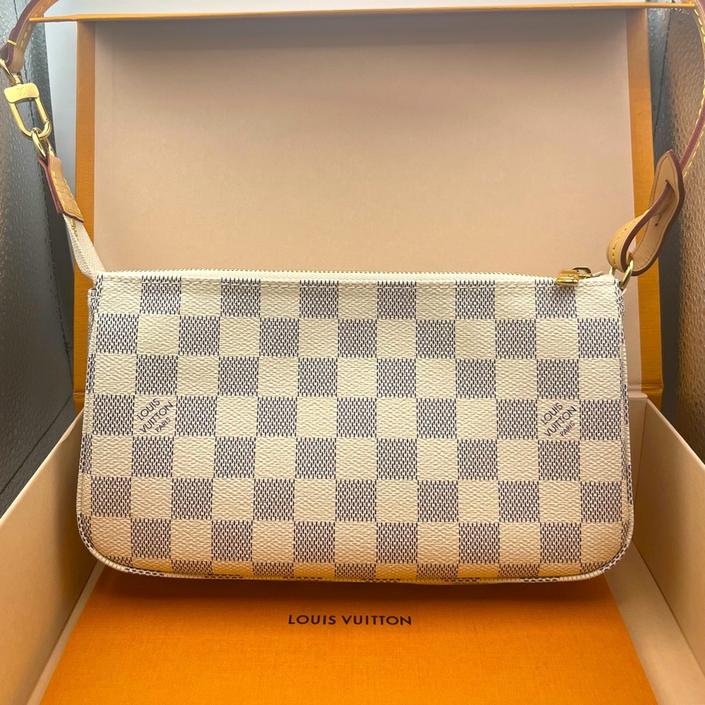 Louis Vuitton Pochette Accessoires